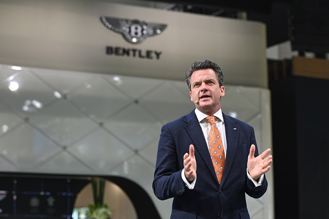 2.宾利汽车中国内地及香港、澳门执行总经理安睿轲(Kim Airey)先生.jpg