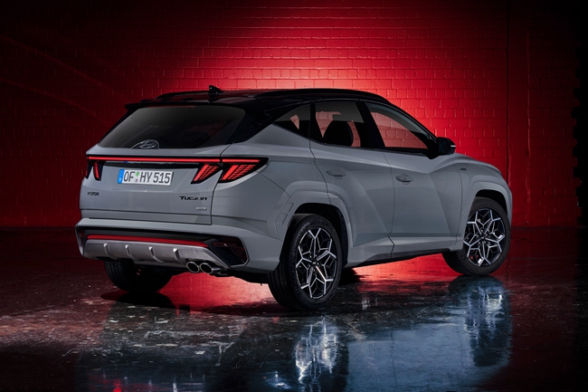 4.全新途胜N Line版本尾部采用大量空气动力学套件展现了高性能设计趋向.jpg