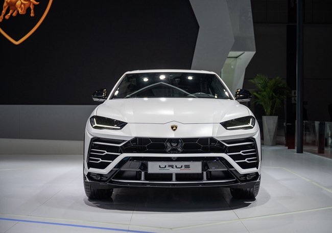 12 - 兰博基尼Urus.jpg