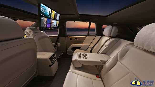 理想i6内饰(1).jpg